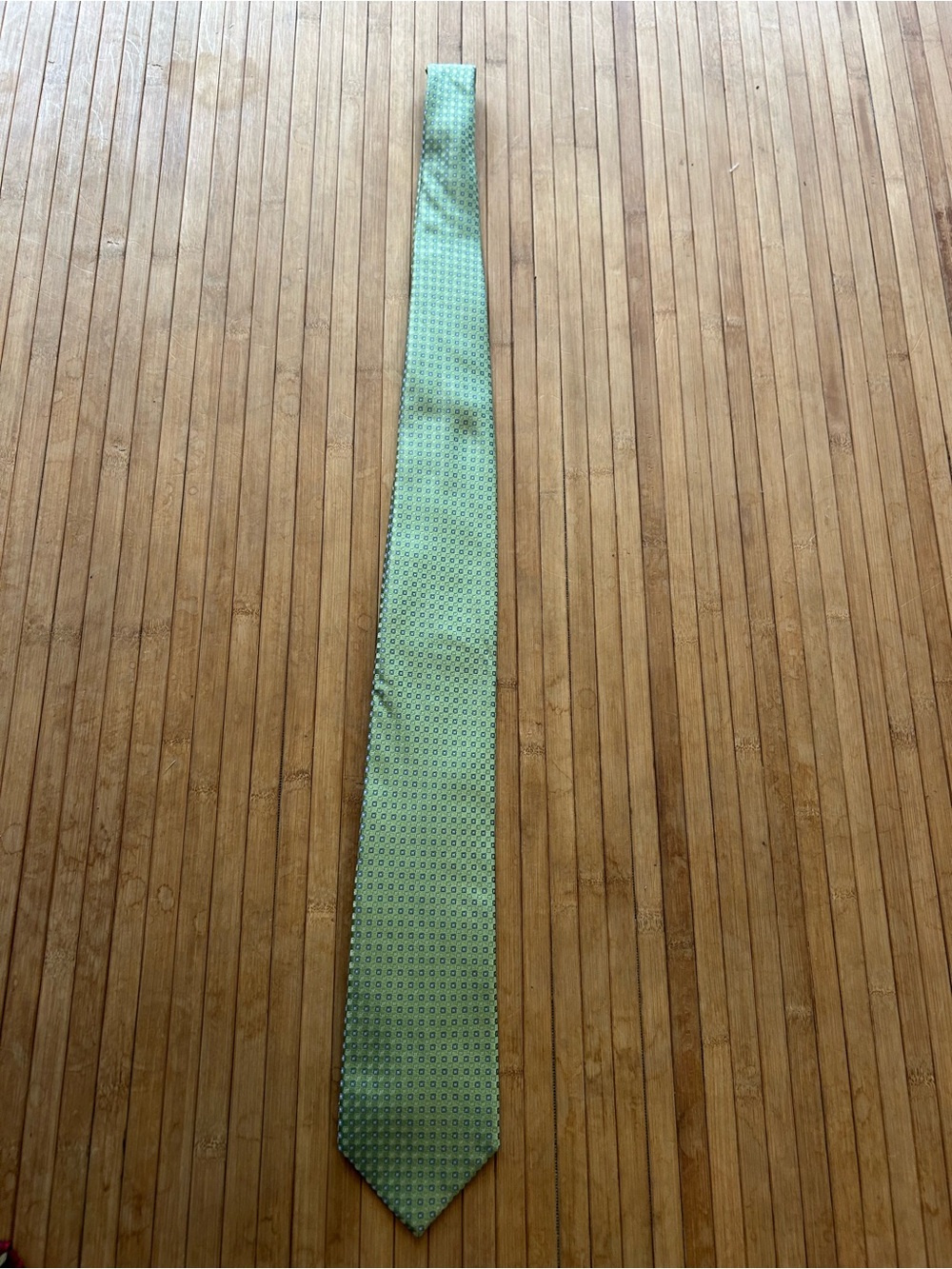 Michael Michael Kors Men’s Silk Green Rectangle Pattern Tie W/ Blue White Accent